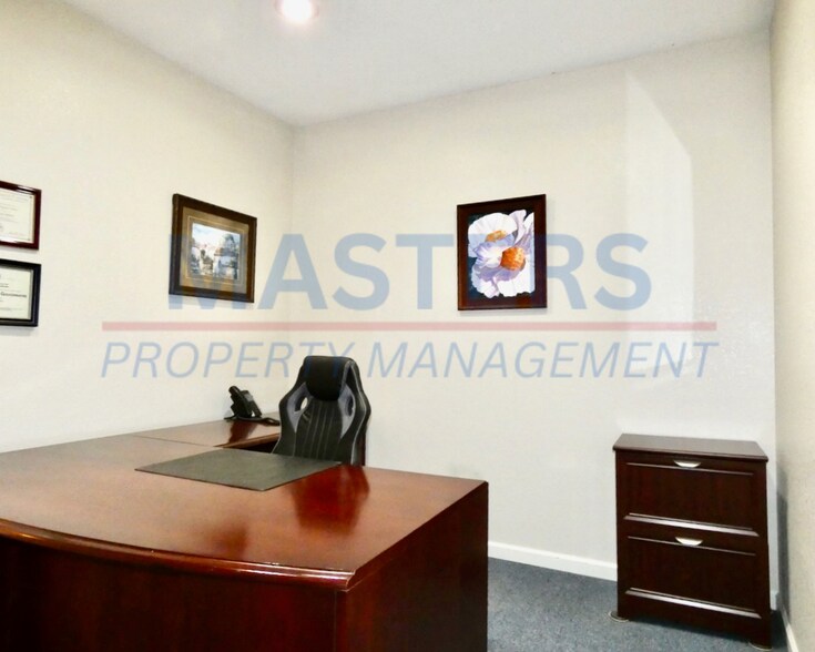 More Photos Of 836 W South Boundary St, Perrysburg Office Residential For Lease