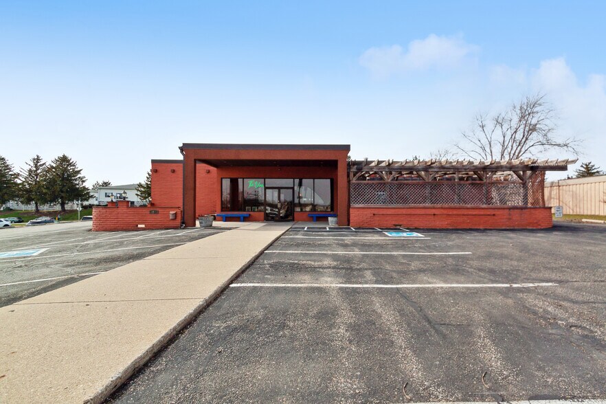 Primary Photo Of 5264 Verona Rd, Fitchburg General Retail For Sale