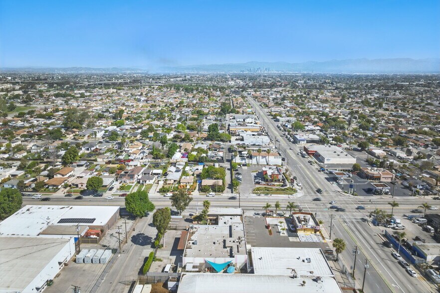 More Photos Of 12819 Main St, Los Angeles Warehouse For Sale