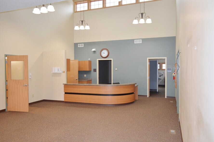 More Photos Of 9 Birch St NE, Remer Medical For Sale