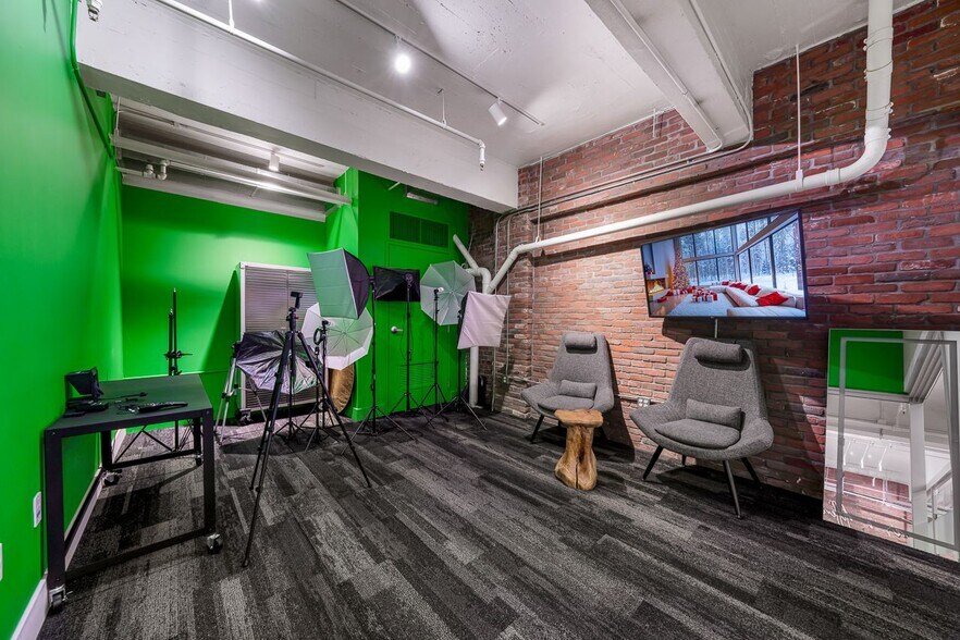 More Photos Of 950 6th Ave, San Diego Office For Lease