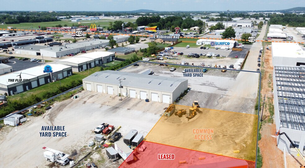 More Photos Of 1457A E Robinson Ave, Springdale Warehouse For Lease