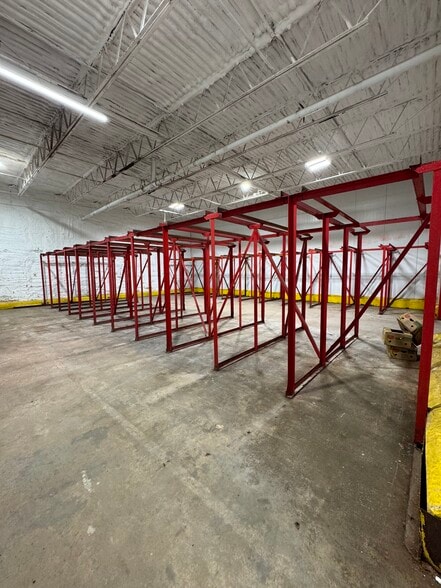 More Photos Of 8716 SE 15th St, Oklahoma City Distribution For Sale