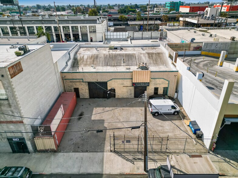 More Photos Of 760 E 14th Pl, Los Angeles Warehouse For Lease