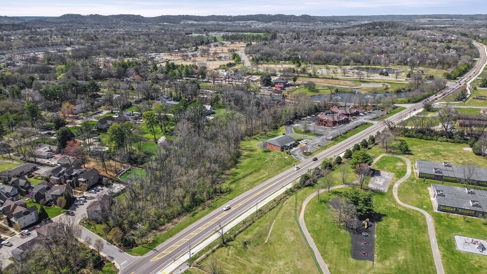 More Photos Of 507 New Highway 96 W, Franklin Medical For Sale