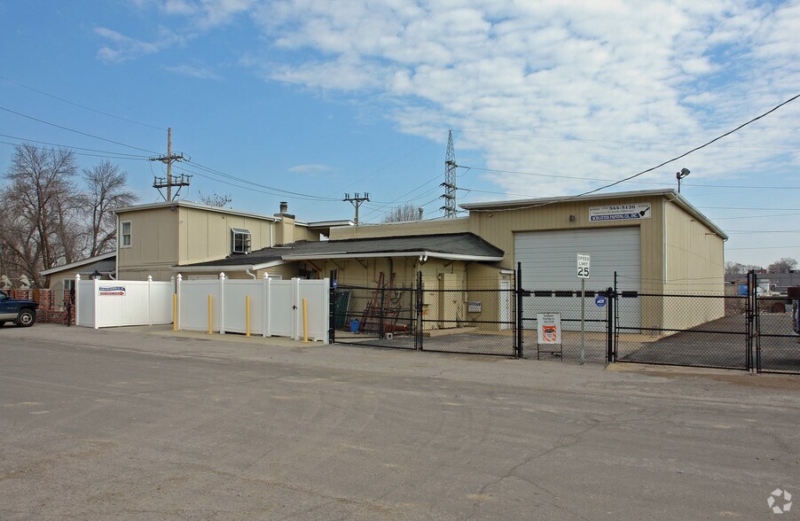 More Photos Of 8915 S Broadway, Saint Louis Light Distribution For Sale