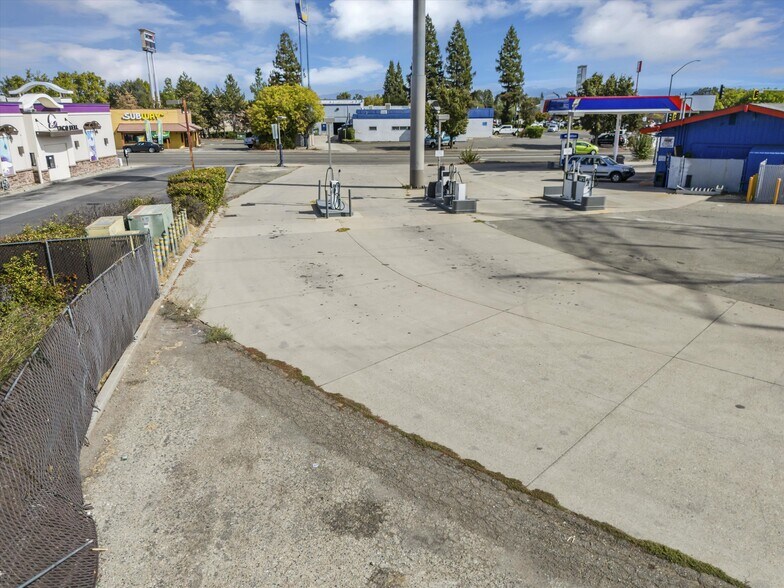 More Photos Of 2470 Balls Ferry Rd, Anderson Service Station For Sale