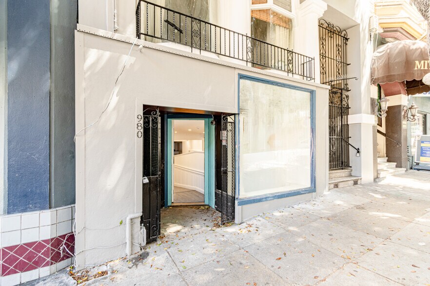 More Photos Of 974-980 Sutter St, San Francisco Apartments For Lease