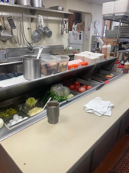 More Photos Of 381 Avenel St, Avenel Restaurant For Lease