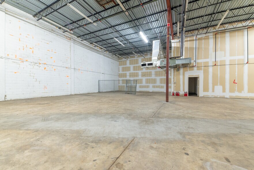 More Photos Of 800-840 Mercy Dr, Orlando Medical For Lease