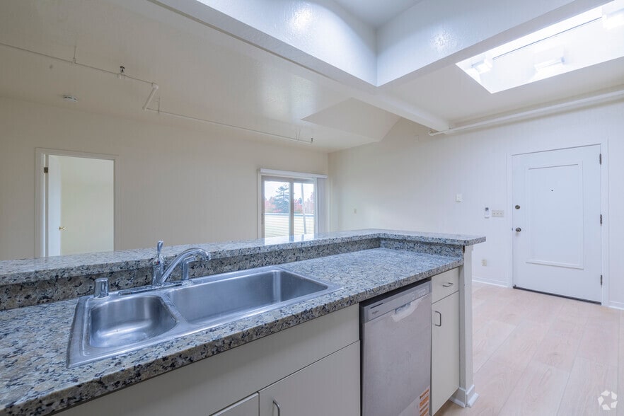 More Photos Of 2974-2980 College Ave, Berkeley Apartments For Lease