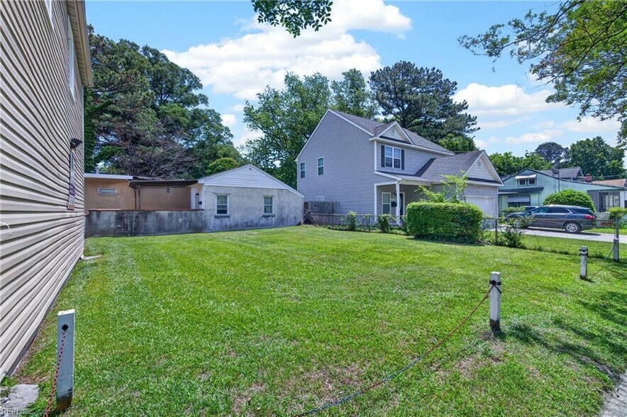 More Photos Of 2456 Ballentine Blvd, Norfolk Flex For Sale