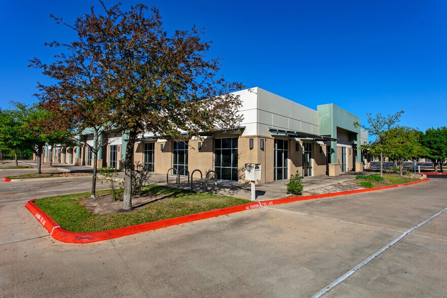 More Photos Of 402 Harvey Mitchell Pky, College Station Office For Sale