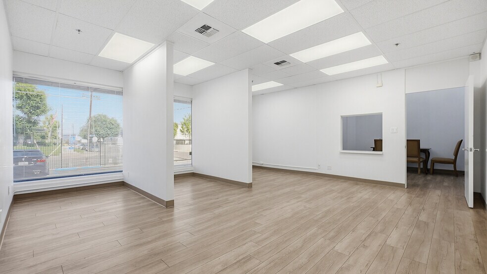 More Photos Of 8929 Oso Ave, Chatsworth Manufacturing For Lease