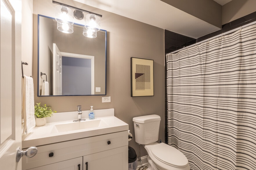 More Photos Of 6156 S Kenwood Ave, Chicago Apartments For Sale