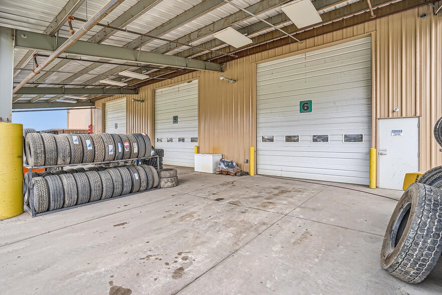 More Photos Of 2525 W 64th Ave, Denver Service For Lease