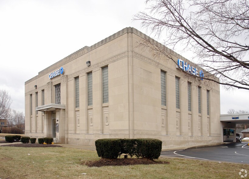 More Photos Of 215 E 38th St, Indianapolis Bank For Sale