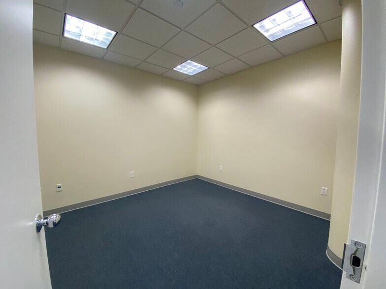 More Photos Of 1010 Kennedy Dr, Key West Medical For Sale