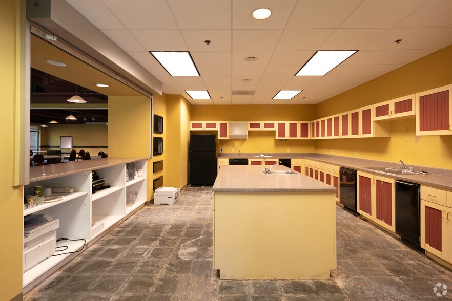 More Photos Of 11340 Lakefield Dr, Duluth Coworking Space