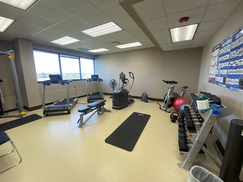 More Photos Of 1202 Westrac Dr, Fargo Office For Lease