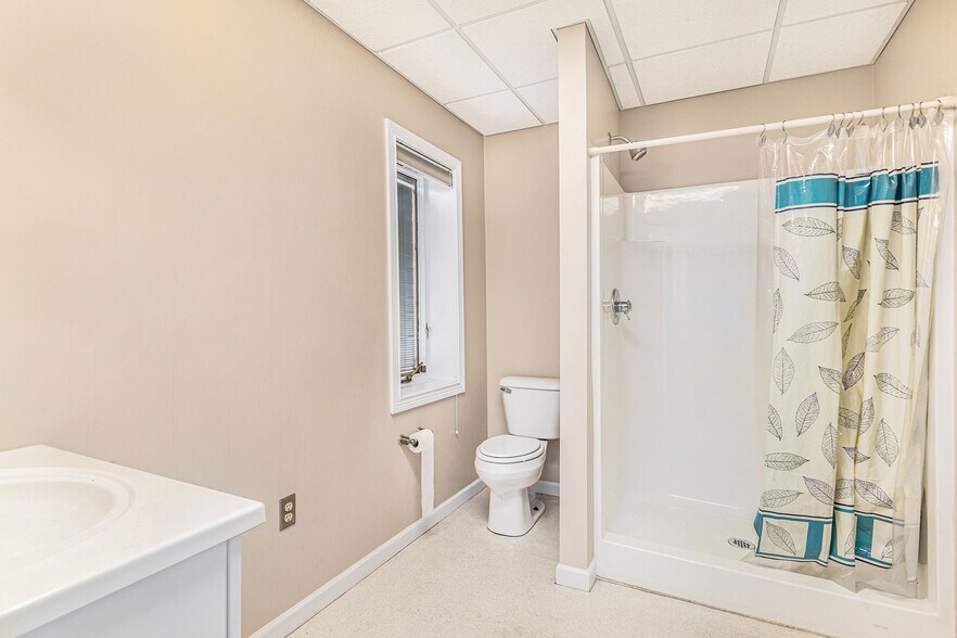 More Photos Of 1350 E M 21, Owosso Medical For Sale