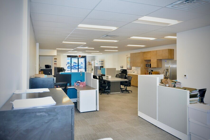 More Photos Of 9520 Padgett St, San Diego Light Manufacturing For Lease