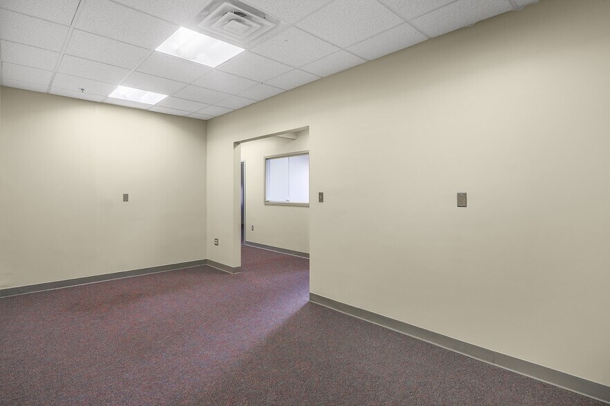 More Photos Of 2009 Summer St, Stamford Office For Lease