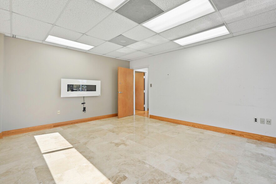 More Photos Of 131 Elden St, Herndon Medical For Sale