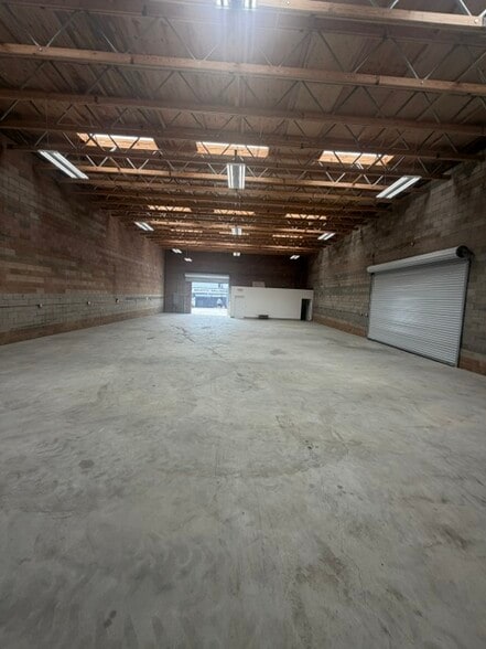 More Photos Of 656 Arroyo St, San Fernando Warehouse For Lease