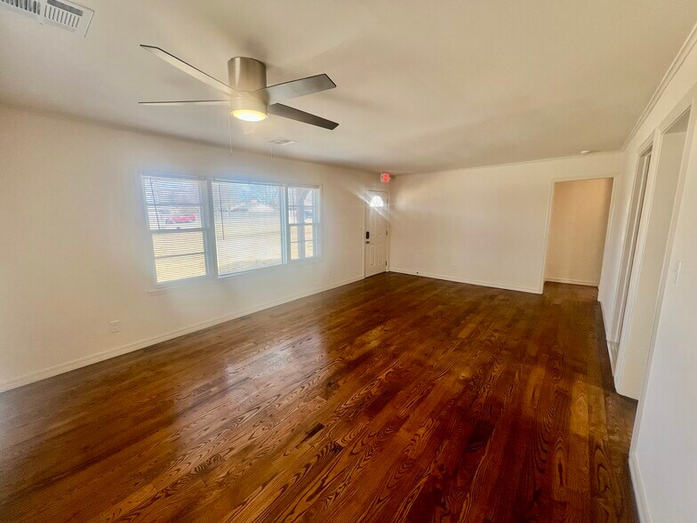 More Photos Of 409 W Washington St, Broken Arrow Land For Sale