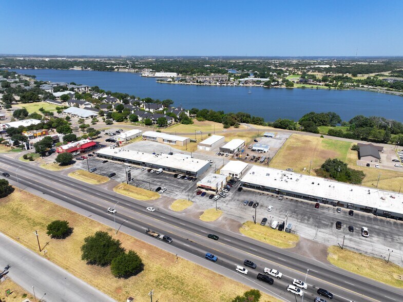 More Photos Of 1342 E Highway 377, Granbury Showroom For Sale