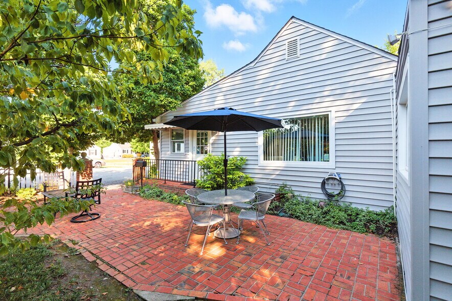 More Photos Of 409 Marquette Dr, Louisville Office For Sale