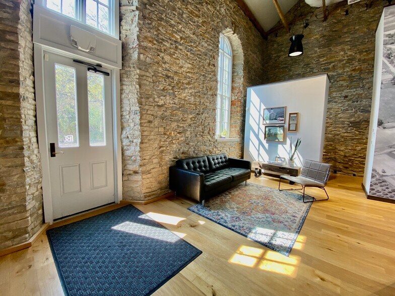 More Photos Of 2960 Columbus Pike, Delaware Office For Lease