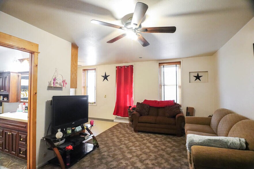 More Photos Of 16 N Main St, Payette Storefront Retail Residential For Sale