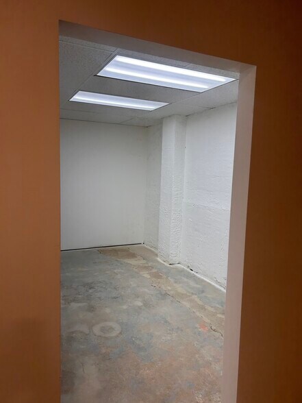 More Photos Of 204 W Pitman St, O'Fallon Office For Lease