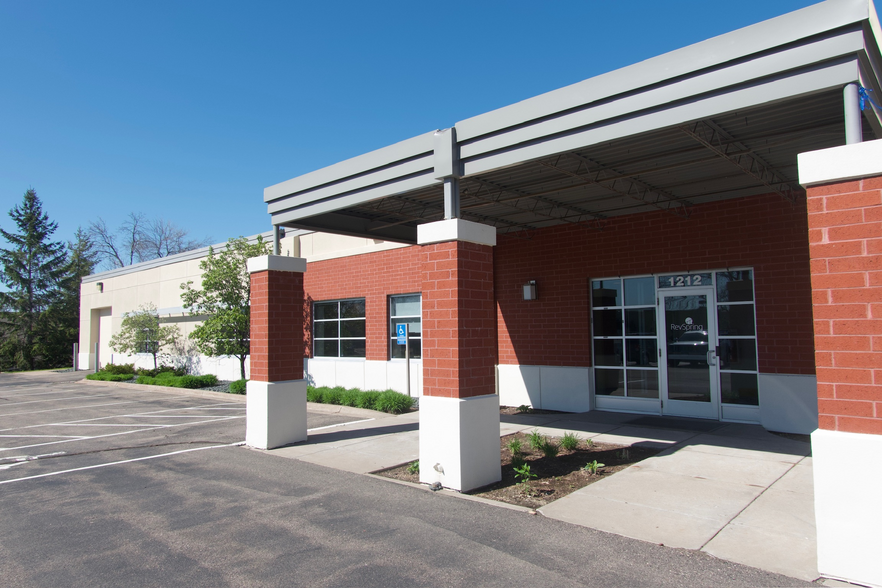 Primary Photo Of 1200-1212 Red Fox Rd, Arden Hills Medical For Lease