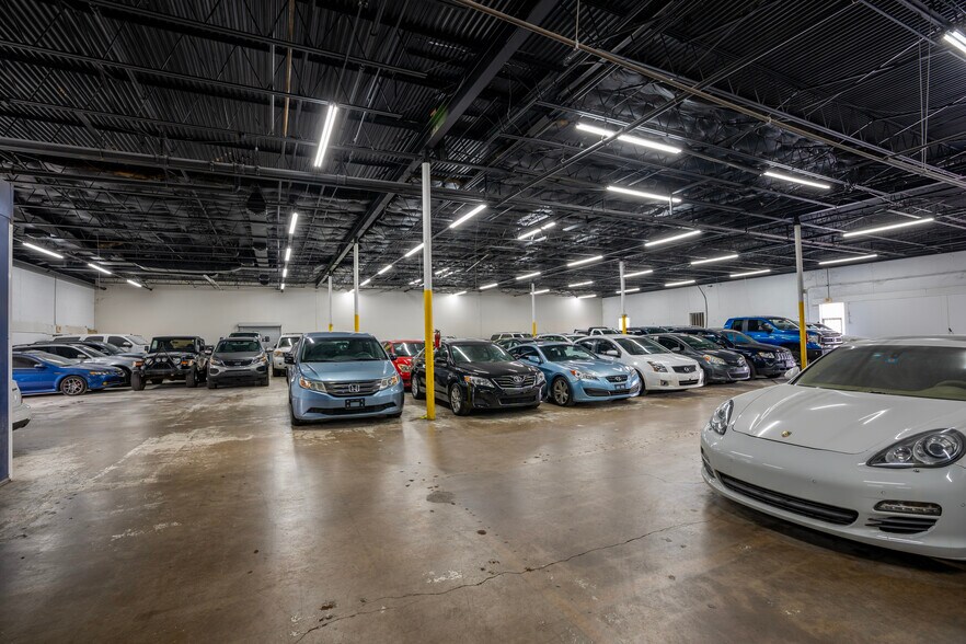More Photos Of 1365 Regal Row, Dallas Distribution For Sale