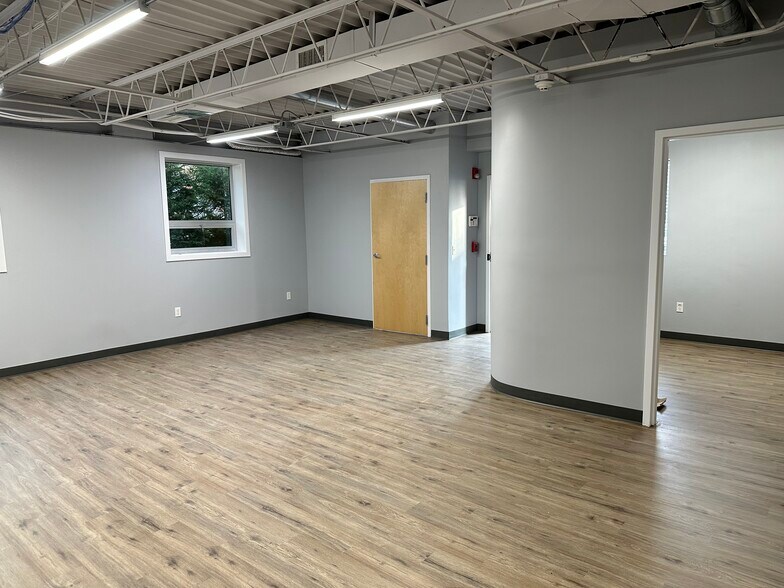 More Photos Of 53 Hancock St, Stratford Manufacturing For Lease