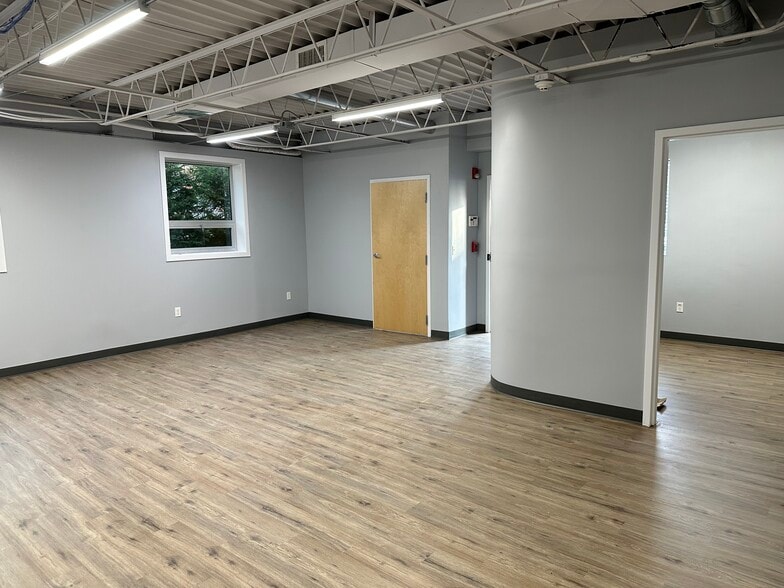 More Photos Of 53 Hancock St, Stratford Manufacturing For Lease