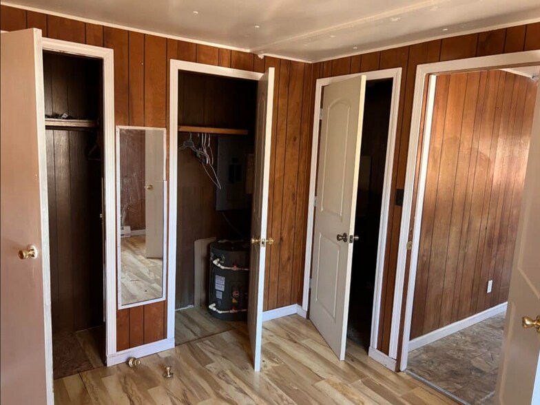 More Photos Of 5 Beverly Ln, Marissa Apartments For Sale