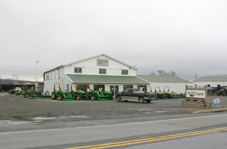Primary Photo Of 460 Limestone Rd, Oxford Freestanding For Sale