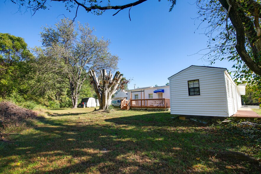 More Photos Of 10211 Chamberlayne Rd, Mechanicsville Freestanding For Lease