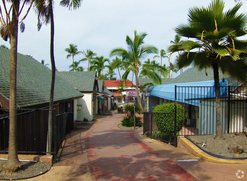 More Photos Of 75-5725-75-5729 Alii Dr, Kailua Kona General Retail For Lease