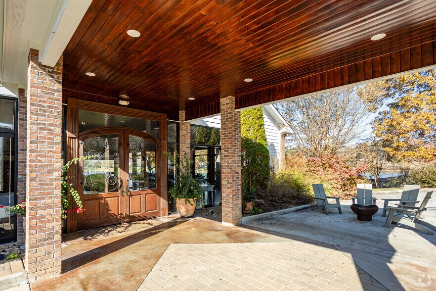 Primary Photo Of 9133 Hunter Valley Ln, Knoxville Sports And Entertainment For Sale