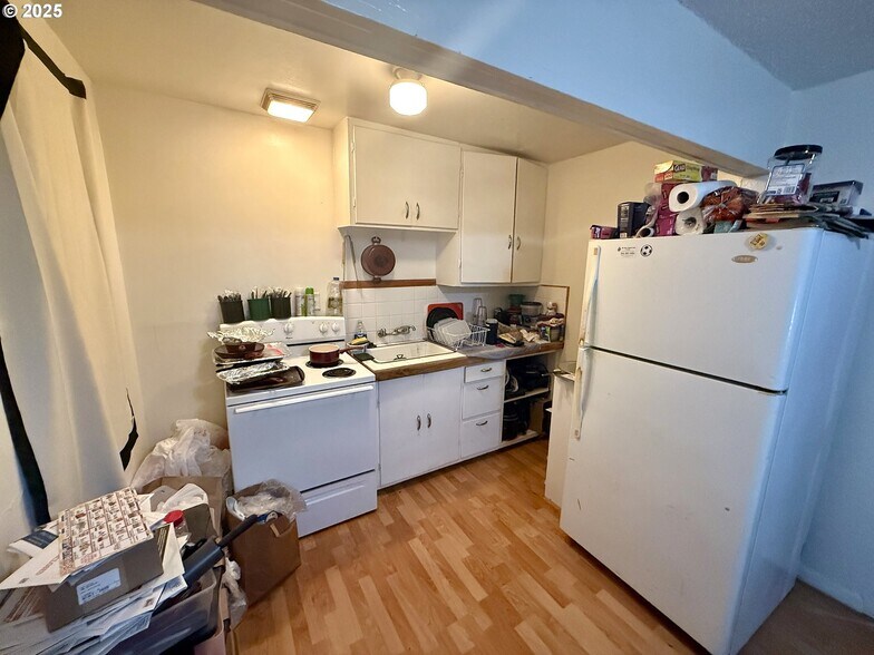 More Photos Of 1900 Monroe St, North Bend Apartments For Sale