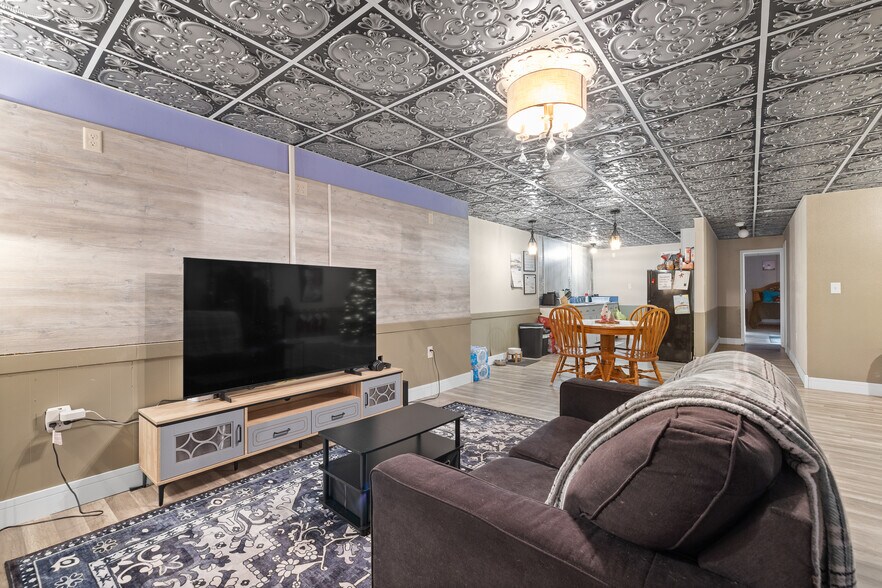 More Photos Of 603 N River St, Hot Springs Hotel For Sale