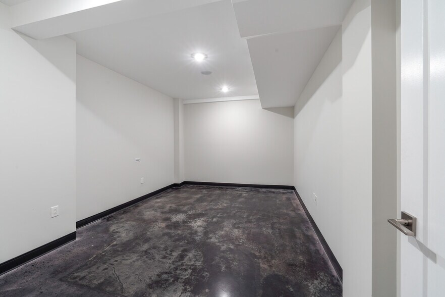 More Photos Of 530 NW 54th St, Miami Office For Lease