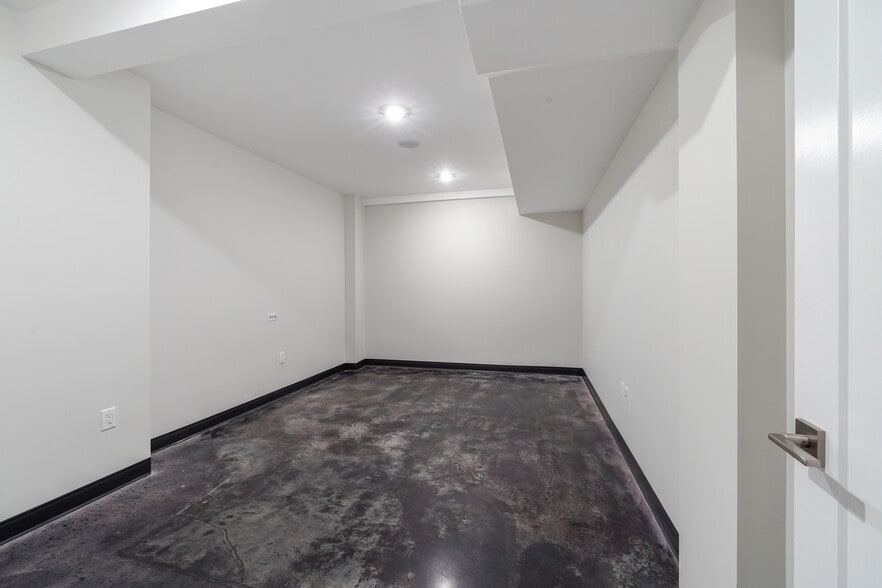 More Photos Of 530 NW 54th St, Miami Office For Lease