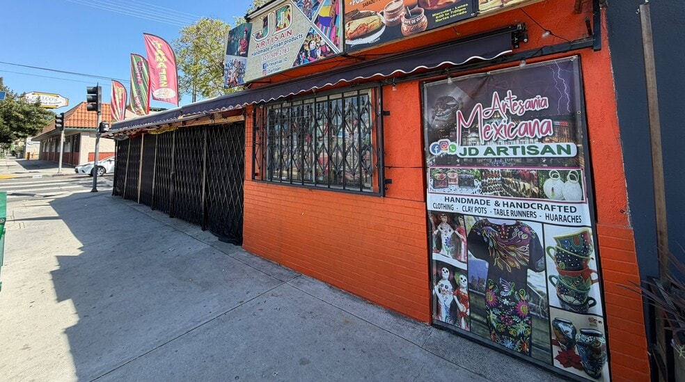 More Photos Of 5690 York Blvd, Los Angeles Office Residential For Sale