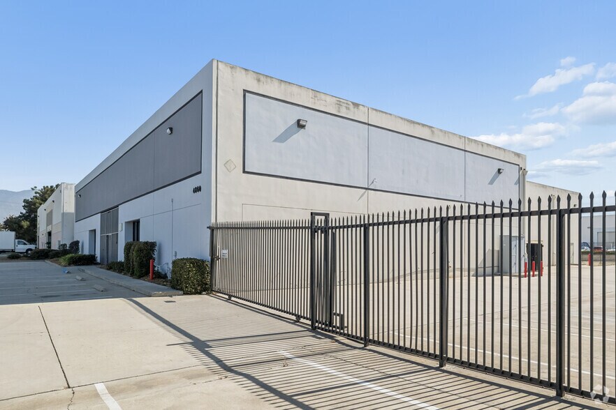More Photos Of 4800 LittleJohn St, Baldwin Park Warehouse For Lease